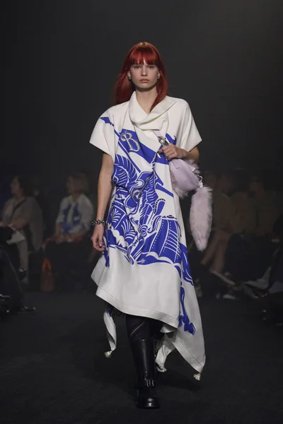 Look 28